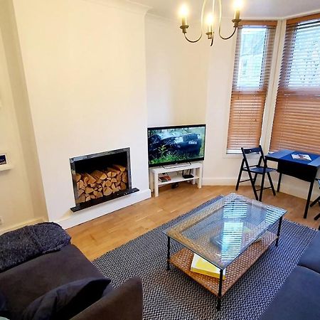 Lovely 2 Bedroom Period Garden Flat. Londen Buitenkant foto